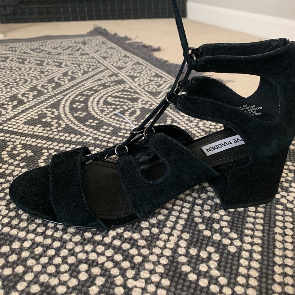 Steve Madden Lace up black sandals